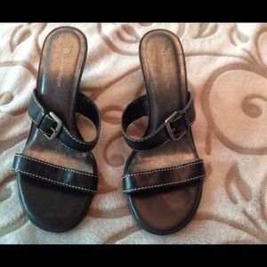 EUC 💜Cute black wedge sandal